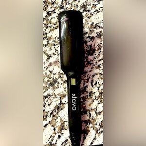 Xtava Pro-Satin Advanced Infrared Straightener. NEVER USED. In original bag.